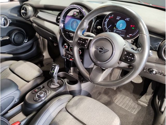 BMW MINI COOPER D 5DOOR 2021 Image 31