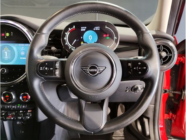 BMW MINI COOPER D 5DOOR 2021 Image 31