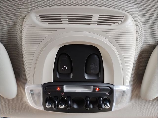 BMW MINI COOPER D 5DOOR 2021 Image 31