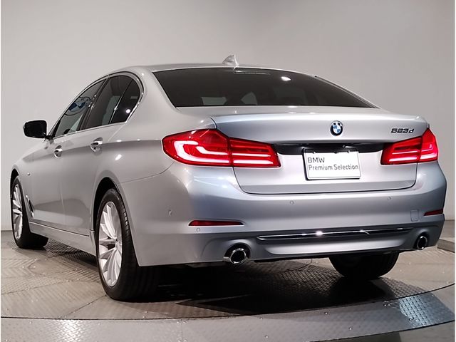 BMW 5SERIES SEDAN 2017 Image 31