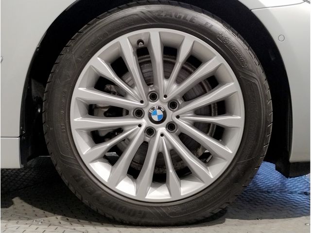 BMW 5SERIES SEDAN 2017 Image 31