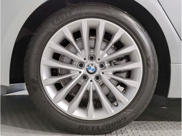 BMW 5SERIES SEDAN 2017 Image 31