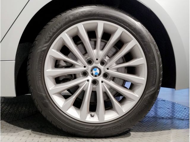 BMW 5SERIES SEDAN 2017 Image 31