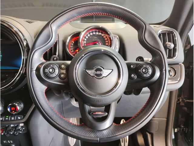 BMW MINI CROSSOVER 2018 Image 31