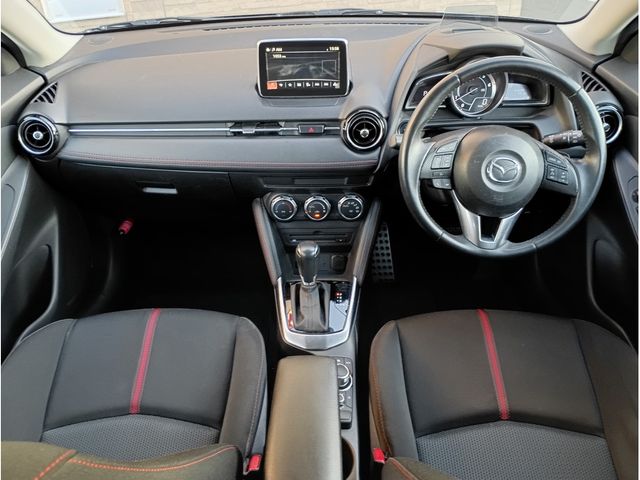 MAZDA DEMIO 4WD 2015 Image 31