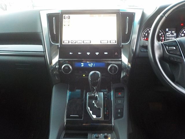 TOYOTA VELLFIRE 2018 Image 31