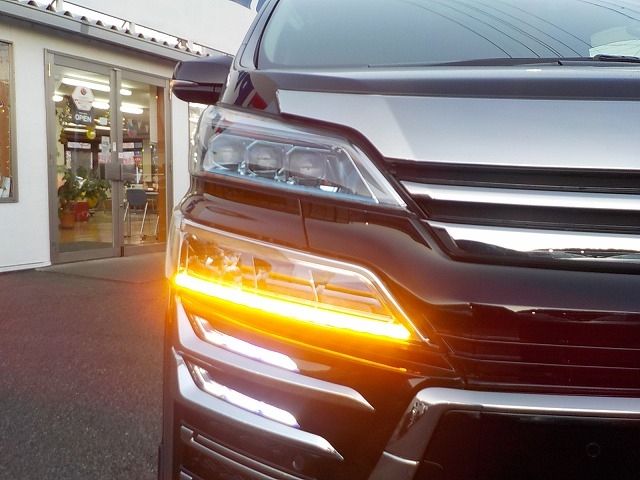 TOYOTA VELLFIRE 2018 Image 31