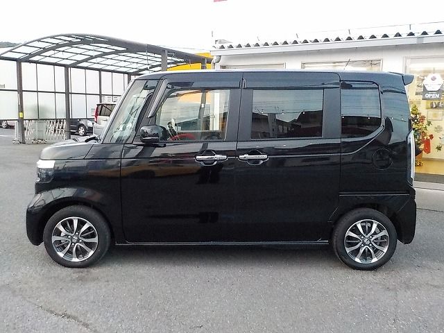 HONDA N BOX CUSTOM 2023 Image 31