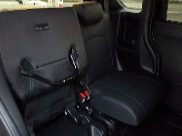 HONDA N BOX CUSTOM 2023 Image 31