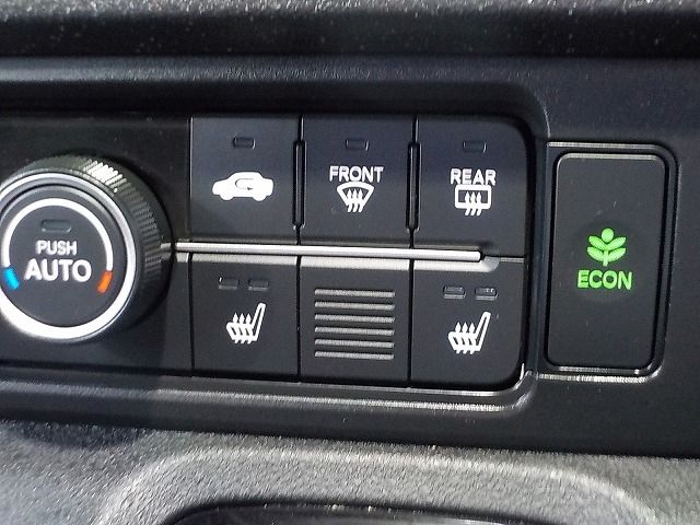 HONDA N BOX CUSTOM 2023 Image 31