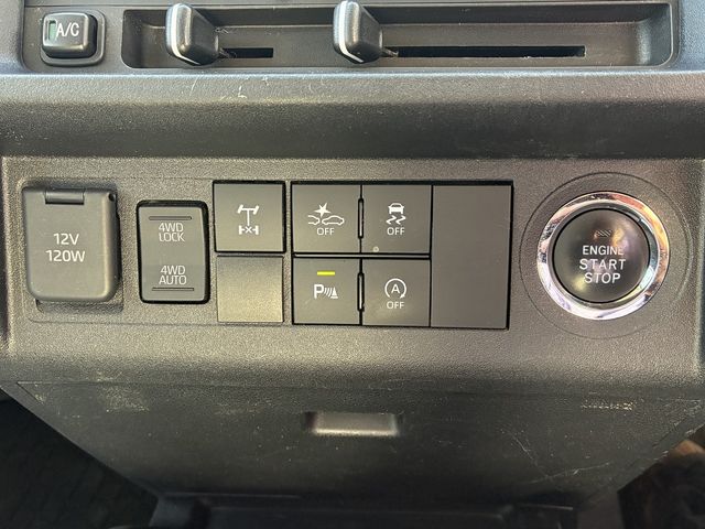 DAIHATSU HIJET TRUCK 4WD 2022 Image 31