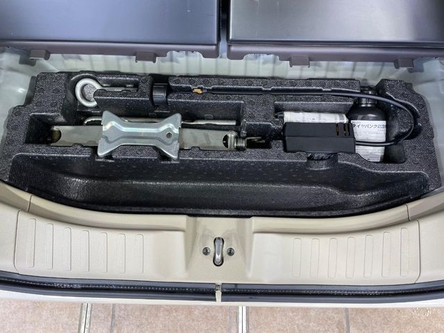 HONDA N BOX 2019 Image 31