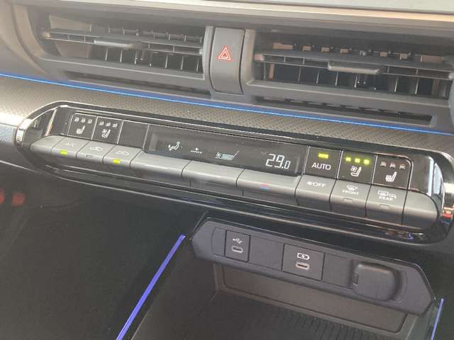 TOYOTA PRIUS 4WD 2023 Image 31