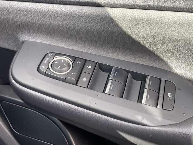 TOYOTA PRIUS 4WD 2023 Image 31