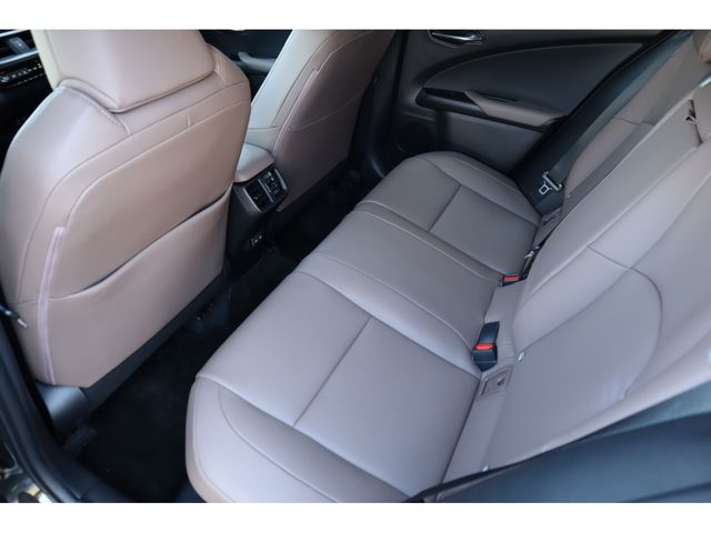 TOYOTA LEXUS UX250H 2023 Image 31