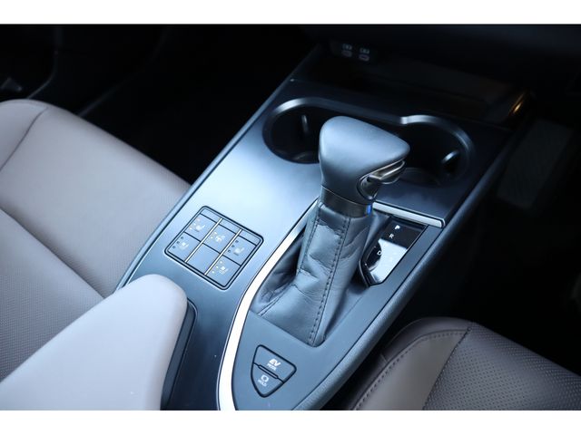 TOYOTA LEXUS UX250H 2023 Image 31