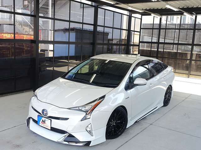 TOYOTA PRIUS 2018 Image 31