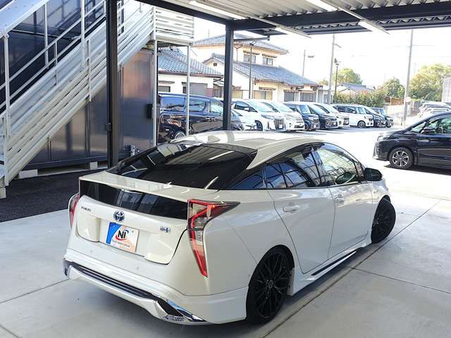 TOYOTA PRIUS 2018 Image 31