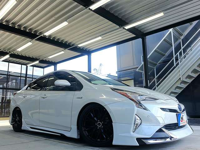 TOYOTA PRIUS 2018 Image 31