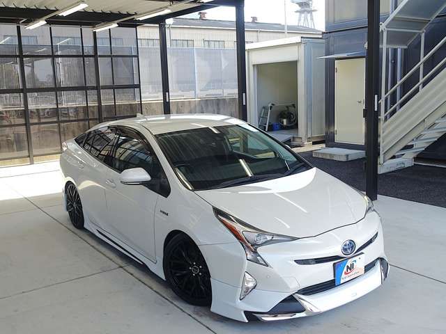 TOYOTA PRIUS 2018 Image 31