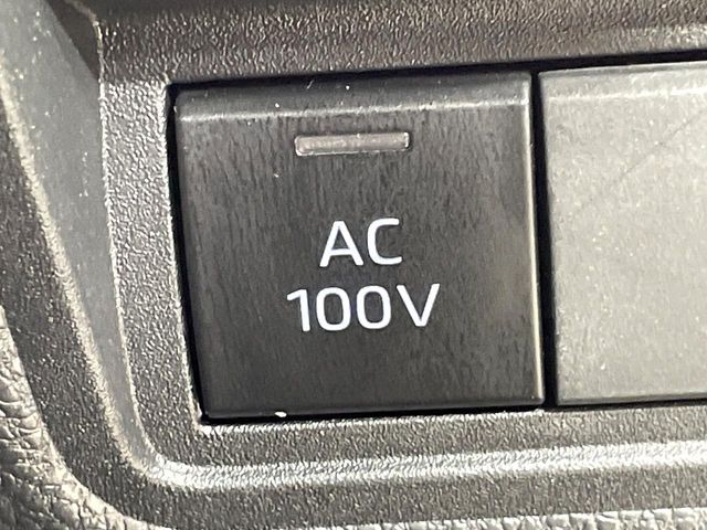 TOYOTA YARIS HYBRID 2022 Image 31