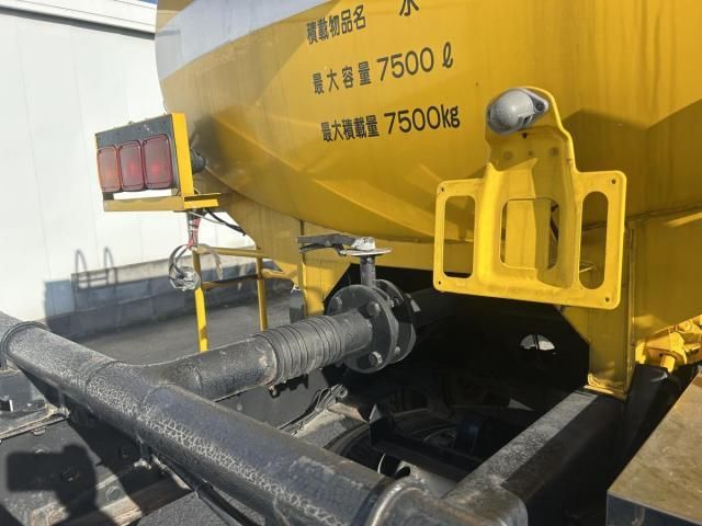 HINO PROFIA 2005 Image 31