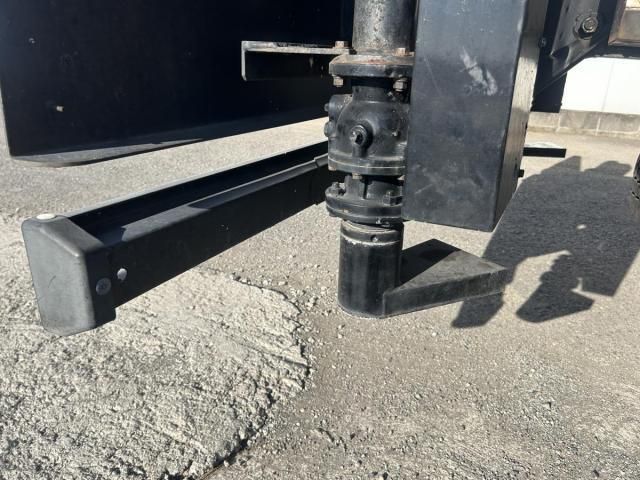 HINO PROFIA 2005 Image 31