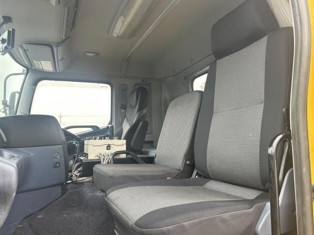 HINO PROFIA 2005 Image 31