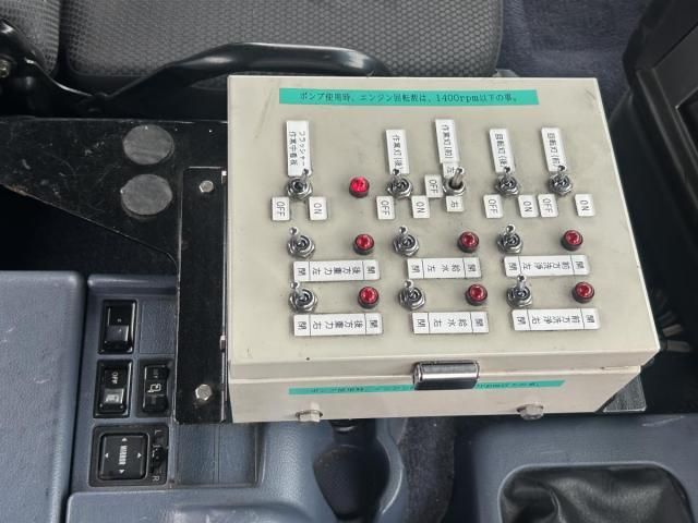 HINO PROFIA 2005 Image 31