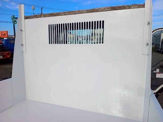 ISUZU ELF 2018 Image 31