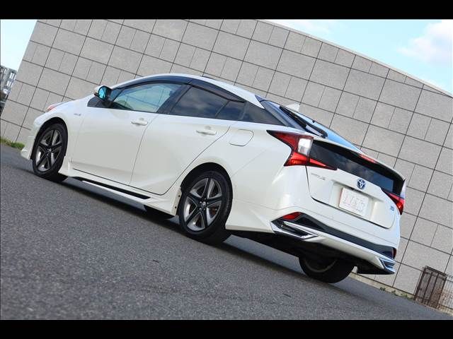 TOYOTA PRIUS 2019 Image 31