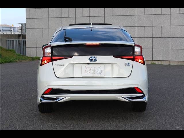 TOYOTA PRIUS 2019 Image 31