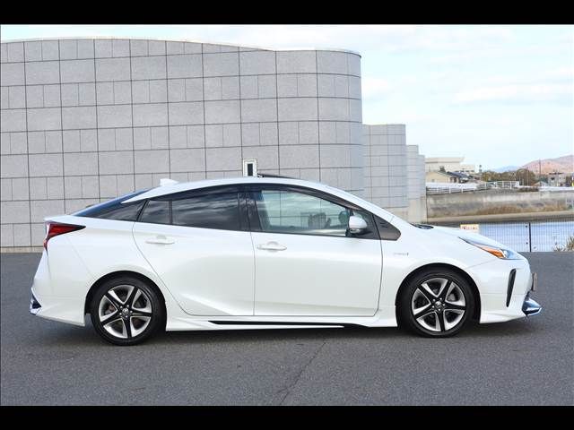 TOYOTA PRIUS 2019 Image 31
