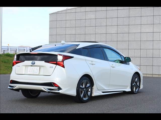 TOYOTA PRIUS 2019 Image 31