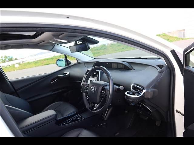 TOYOTA PRIUS 2019 Image 31