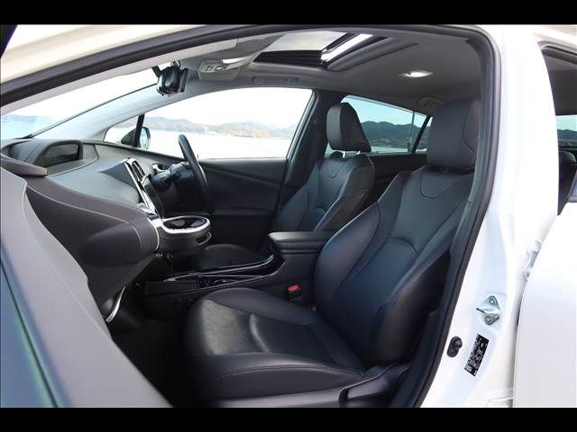 TOYOTA PRIUS 2019 Image 31