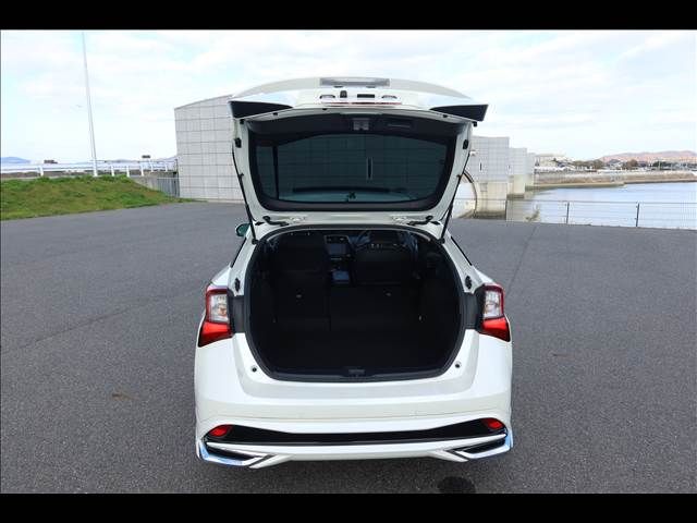 TOYOTA PRIUS 2019 Image 31