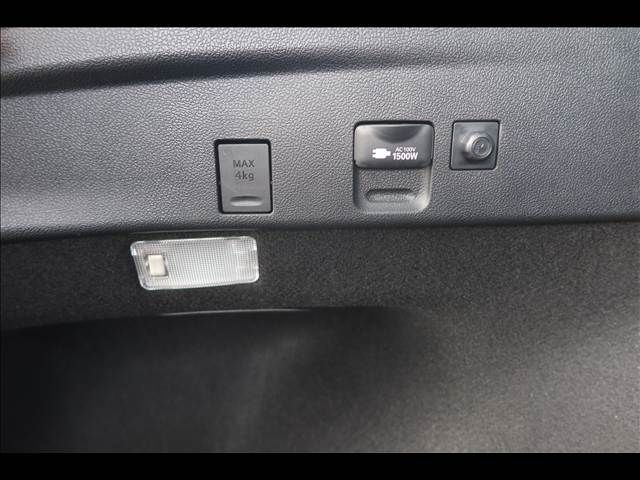 TOYOTA PRIUS 2019 Image 31