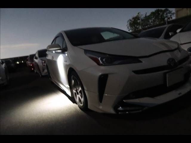 TOYOTA PRIUS 2019 Image 31