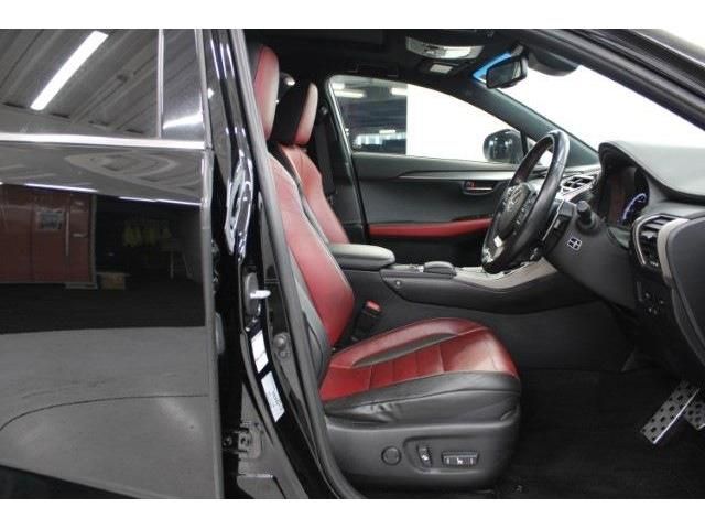 TOYOTA LEXUS NX300 2018 Image 31