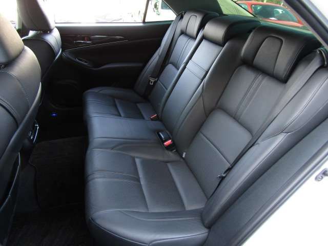 TOYOTA CROWN SEDAN 2015 Image 31