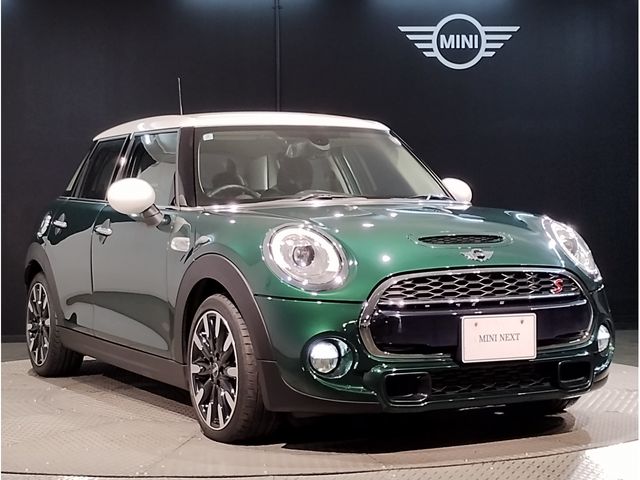 BMW MINI COOPER S 5D 2018 Image 31