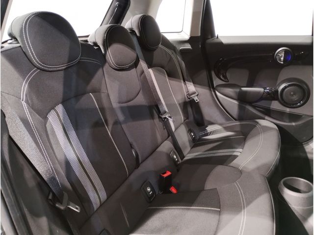 BMW MINI COOPER S 5D 2018 Image 31