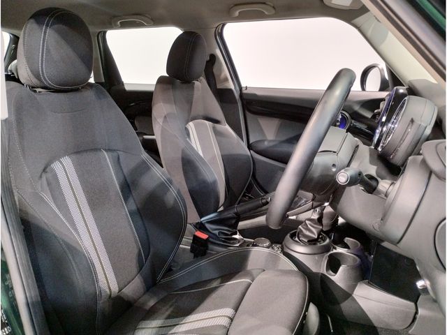 BMW MINI COOPER S 5D 2018 Image 31