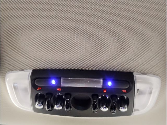 BMW MINI COOPER S 5D 2018 Image 31