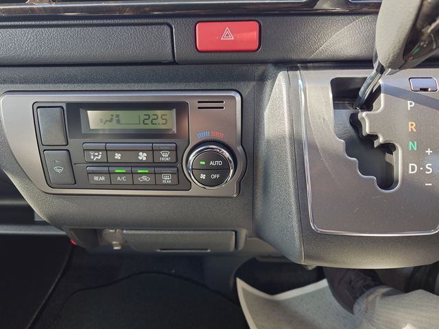 TOYOTA HIACE VAN 2WD 2025 Image 31