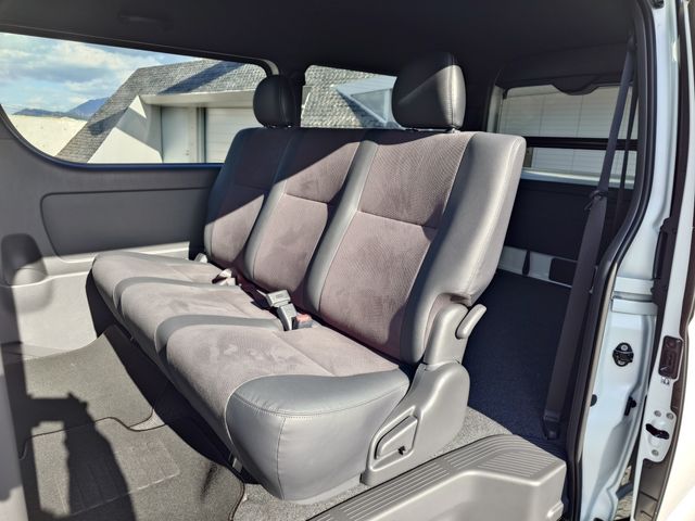 TOYOTA HIACE VAN 2WD 2025 Image 31
