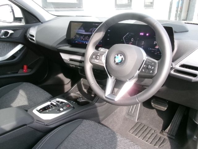 BMW 1SERIES 2025 Image 31