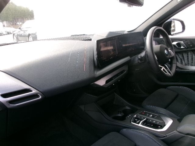 BMW 1SERIES 2025 Image 31