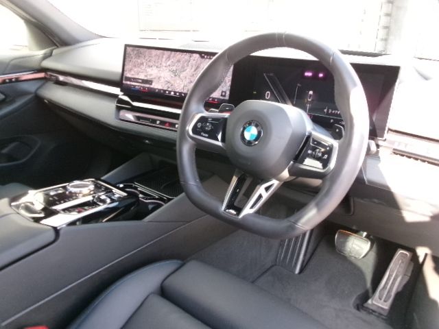 BMW 5SERIES SEDAN 2024 Image 31